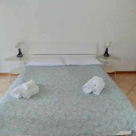 Cleo Camelia Apartment Фалконара Маритима Екстериор снимка