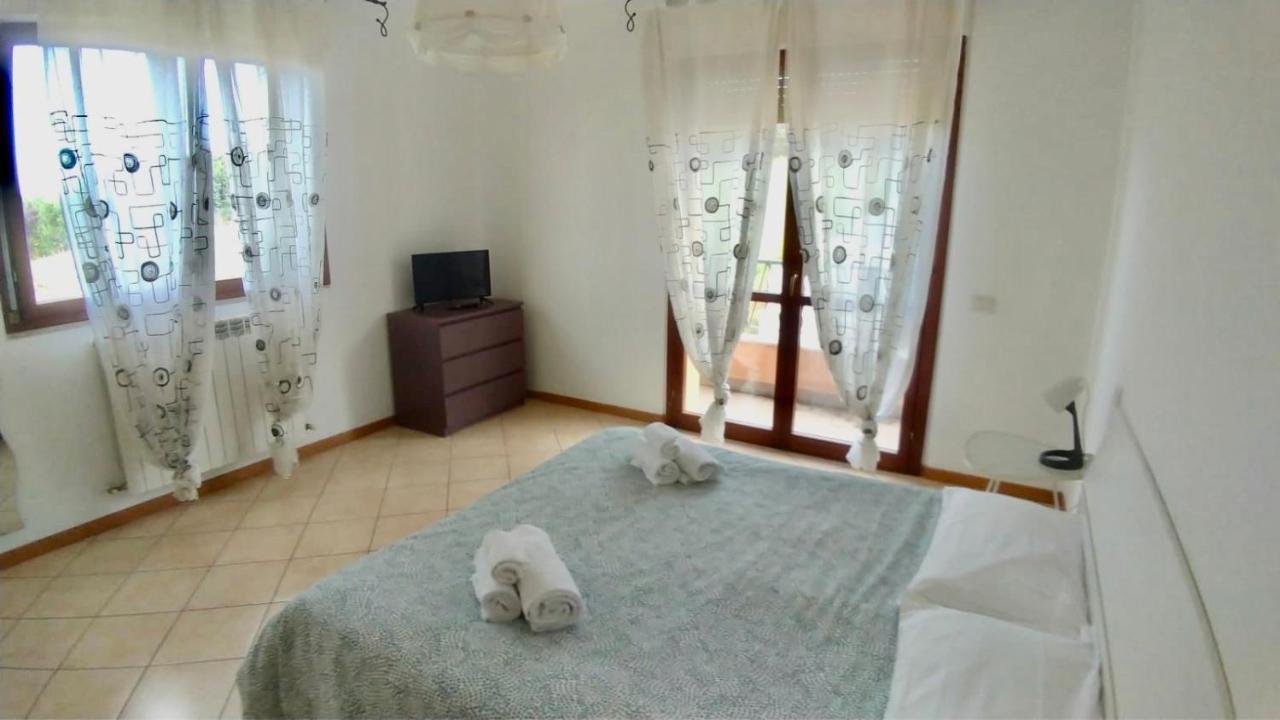 Cleo Camelia Apartment Фалконара Маритима Екстериор снимка