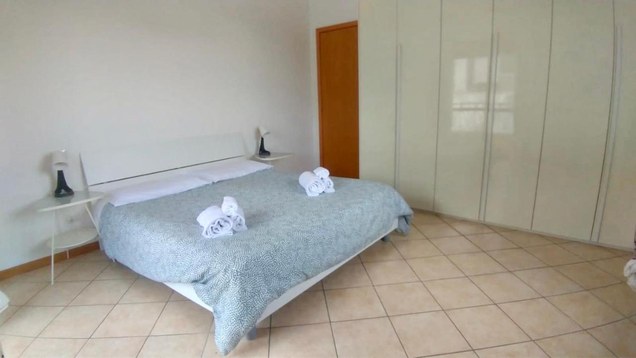 Cleo Camelia Apartment Фалконара Маритима Екстериор снимка