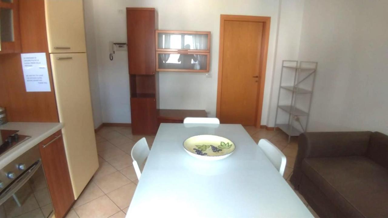 Cleo Camelia Apartment Фалконара Маритима Екстериор снимка